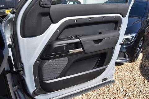 Land Rover Defender 110 2.0 SD4 Auto 4WD Euro 6 (s/s) 5dr - U1792