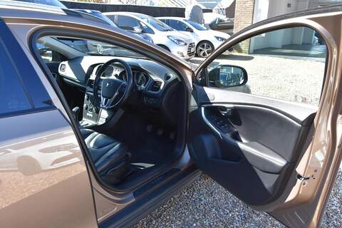 Volvo V40 Cross Country 2.0 D4 Lux Nav Euro 6 (s/s) 5dr - U1798