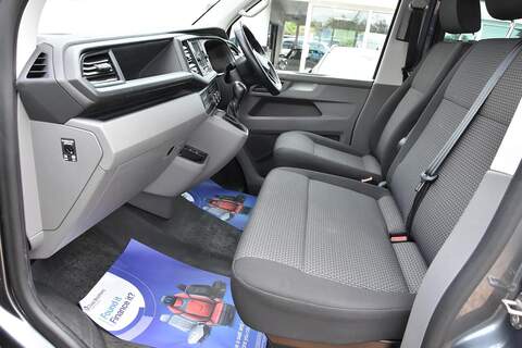 Volkswagen Transporter 2.0 TDI T32 Highline Kombi DSG FWD SWB Euro 6 (s/s) 5dr - U1805