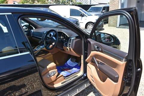 Porsche Cayenne 4.8T V8 Turbo TiptronicS 4WD Euro 6 (s/s) 5dr - U1833