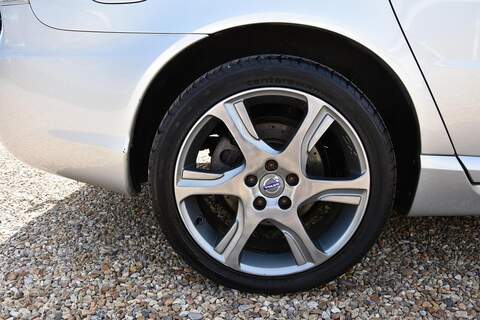 Volvo V70 2.4 D5 SE Lux Estate 5dr Diesel Geartronic Euro 5 (215 ps) - U1839