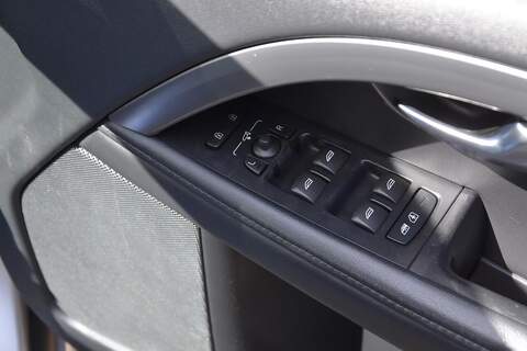 Volvo V70 2.4 D5 SE Lux Estate 5dr Diesel Geartronic Euro 5 (215 ps) - U1839