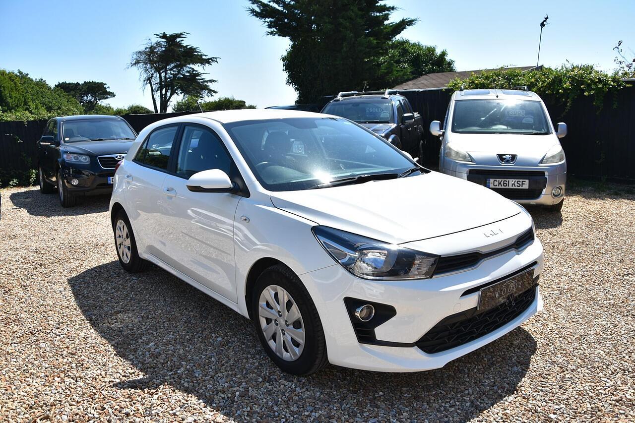 2021 KIA Rio thumbnail 3
