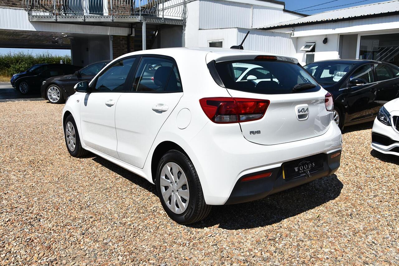 2021 KIA Rio thumbnail 6