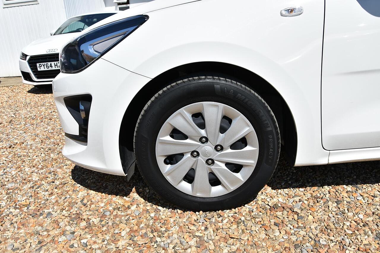 2021 KIA Rio thumbnail 8