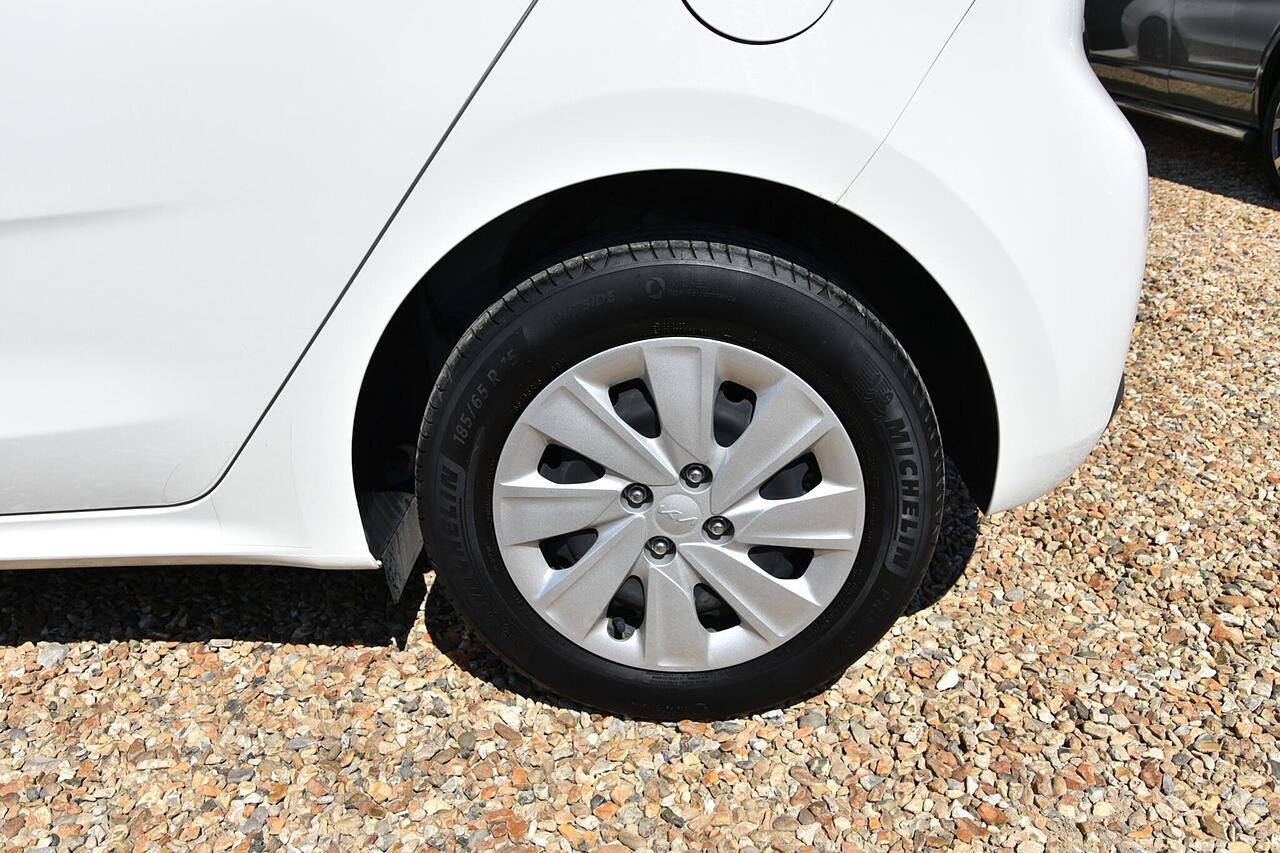 2021 KIA Rio thumbnail 9