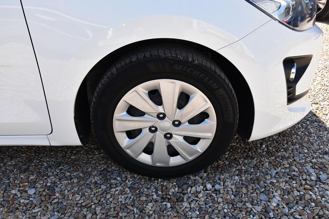 2021 KIA Rio thumbnail 11