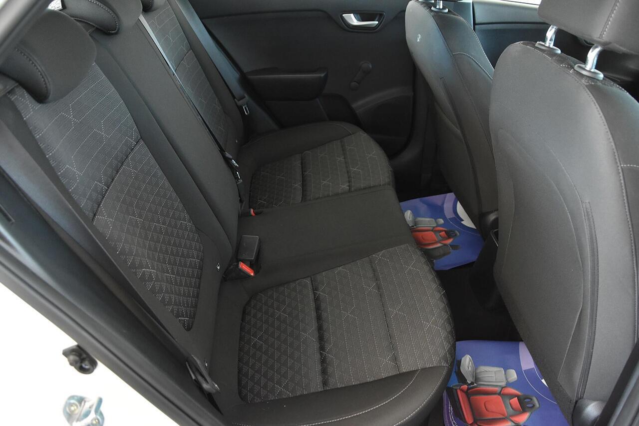 2021 KIA Rio thumbnail 18