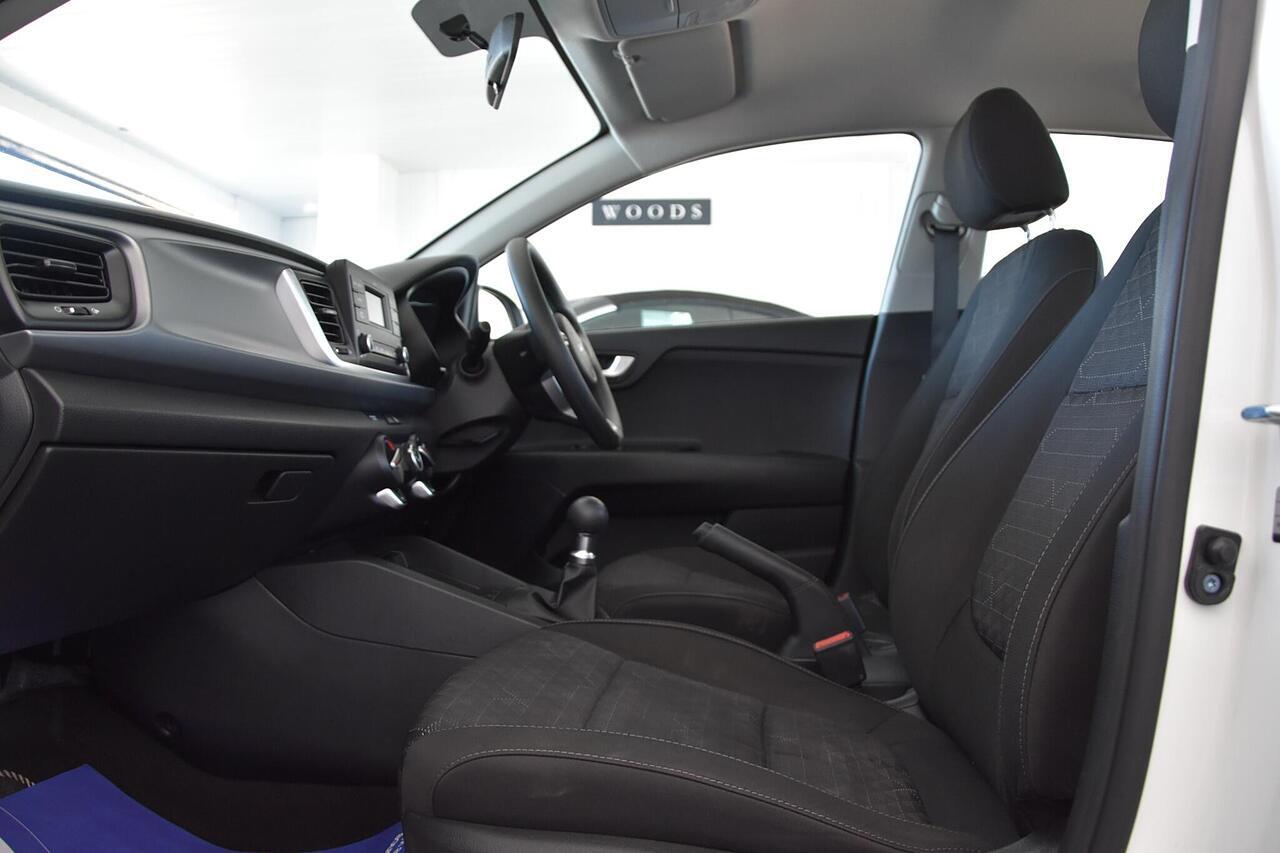 2021 KIA Rio thumbnail 21