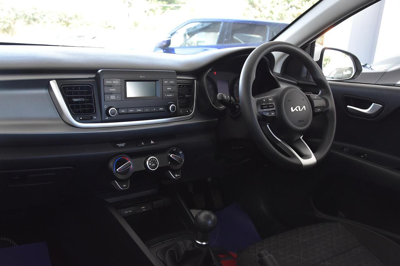 2021 KIA Rio thumbnail 22