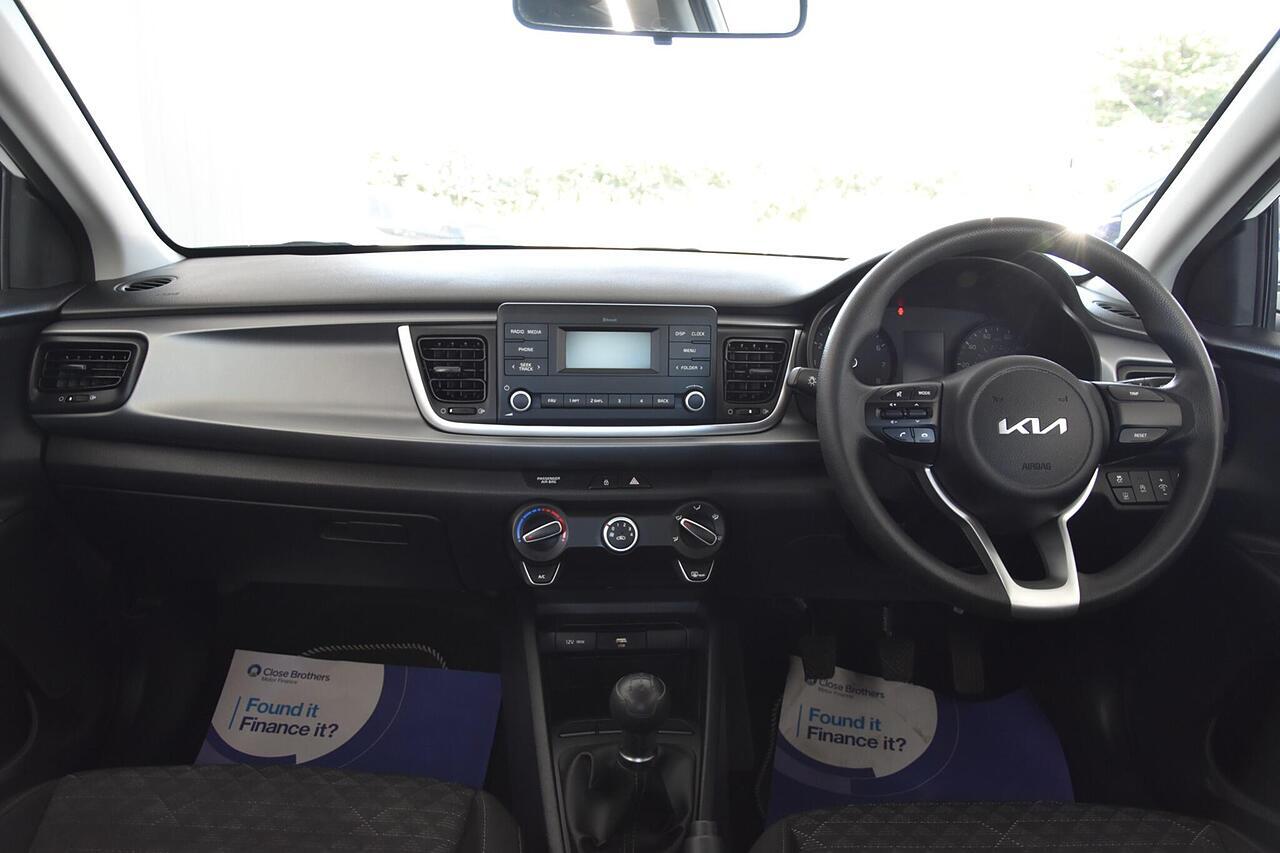 2021 KIA Rio thumbnail 23