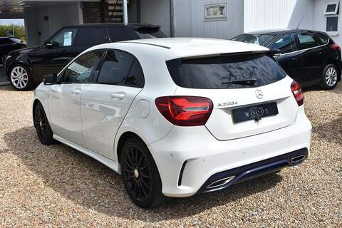 Mercedes-Benz A Class 2.1 A200d AMG Line (Premium) 7G-DCT Euro 6 (s/s) 5dr - U1857