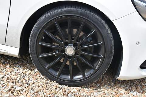 Mercedes-Benz A Class 2.1 A200d AMG Line (Premium) 7G-DCT Euro 6 (s/s) 5dr - U1857