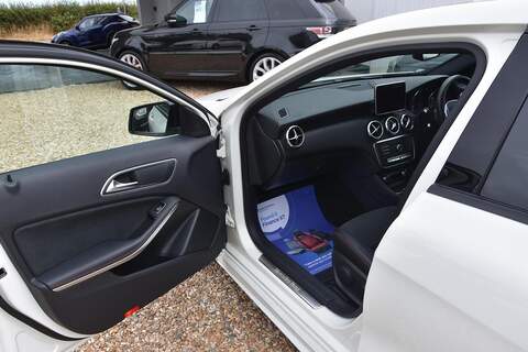 Mercedes-Benz A Class 2.1 A200d AMG Line (Premium) 7G-DCT Euro 6 (s/s) 5dr - U1857