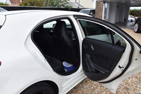 Mercedes-Benz A Class 2.1 A200d AMG Line (Premium) 7G-DCT Euro 6 (s/s) 5dr - U1857