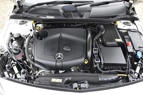 Mercedes-Benz A Class 2.1 A200d AMG Line (Premium) 7G-DCT Euro 6 (s/s) 5dr - U1857