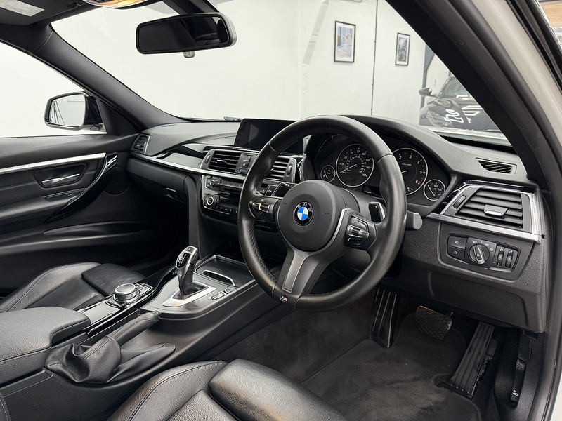 BMW 3 Series 2.0 320d M Sport Saloon 4dr Diesel Auto Euro 6 (s/s) (190 ps) - U6434