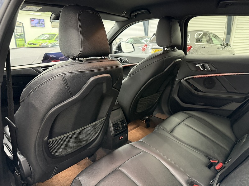 BMW 1 Series 2.0 120d M Sport Hatchback 5dr Diesel Auto xDrive Euro 6 (s/s) (190 ps) - U6438