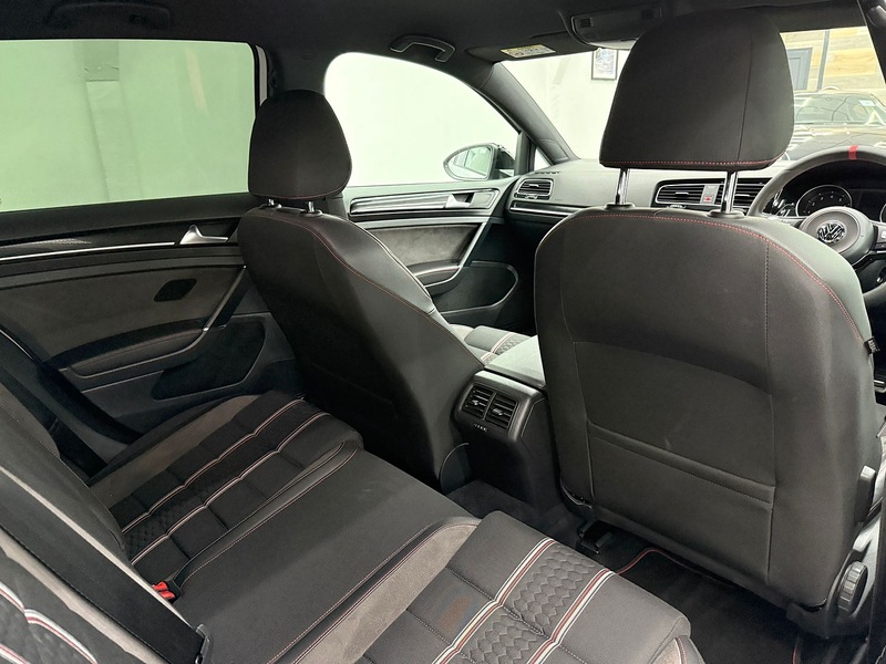 Volkswagen Golf 2.0 TSI BlueMotion Tech GTI Clubsport 40 Hatchback 5dr Petrol DSG Euro 6 (s/s) (265 ps) - U6442