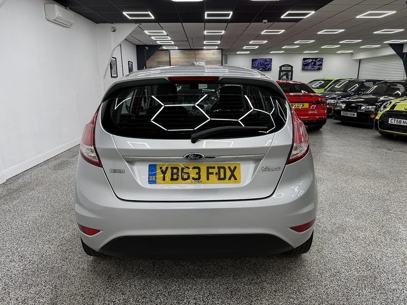 Ford Fiesta 1.0T EcoBoost Zetec Hatchback 5dr Petrol Manual Euro 5 (s/s) (100 ps) - U6443
