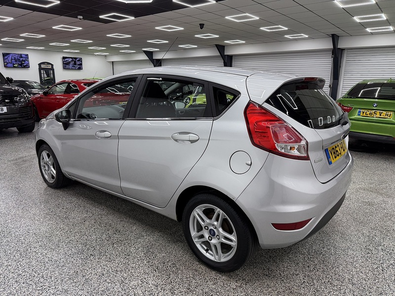 Ford Fiesta 1.0T EcoBoost Zetec Hatchback 5dr Petrol Manual Euro 5 (s/s) (100 ps) - U6443