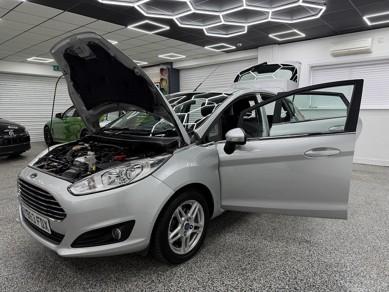 Ford Fiesta 1.0T EcoBoost Zetec Hatchback 5dr Petrol Manual Euro 5 (s/s) (100 ps) - U6443