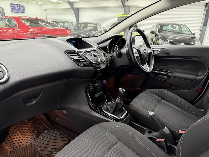 Ford Fiesta 1.0T EcoBoost Zetec Hatchback 5dr Petrol Manual Euro 5 (s/s) (100 ps) - U6443