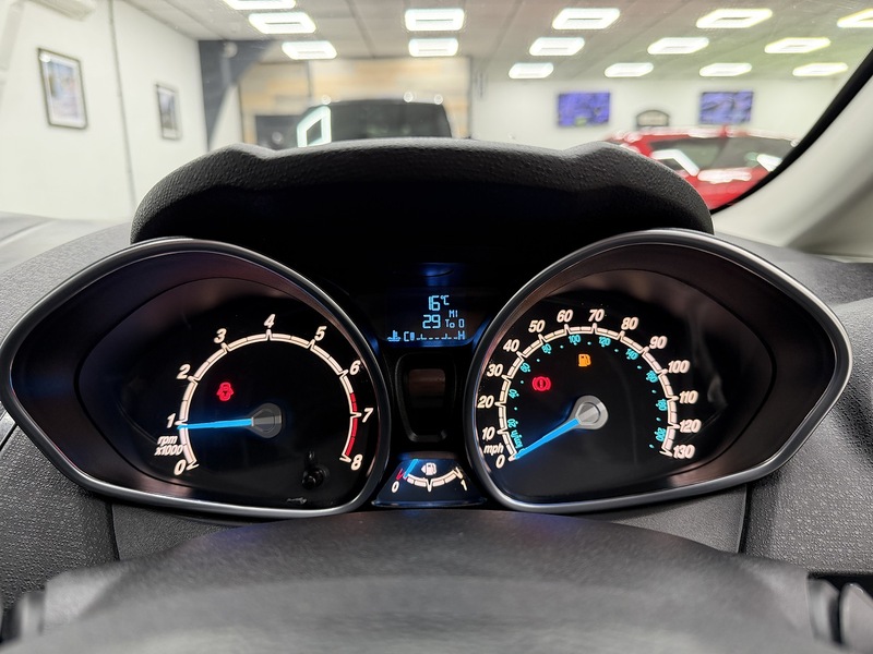 Ford Fiesta 1.0T EcoBoost Zetec Hatchback 5dr Petrol Manual Euro 5 (s/s) (100 ps) - U6443