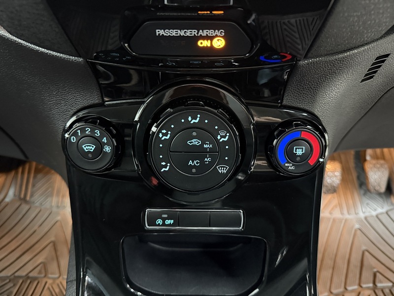 Ford Fiesta 1.0T EcoBoost Zetec Hatchback 5dr Petrol Manual Euro 5 (s/s) (100 ps) - U6443