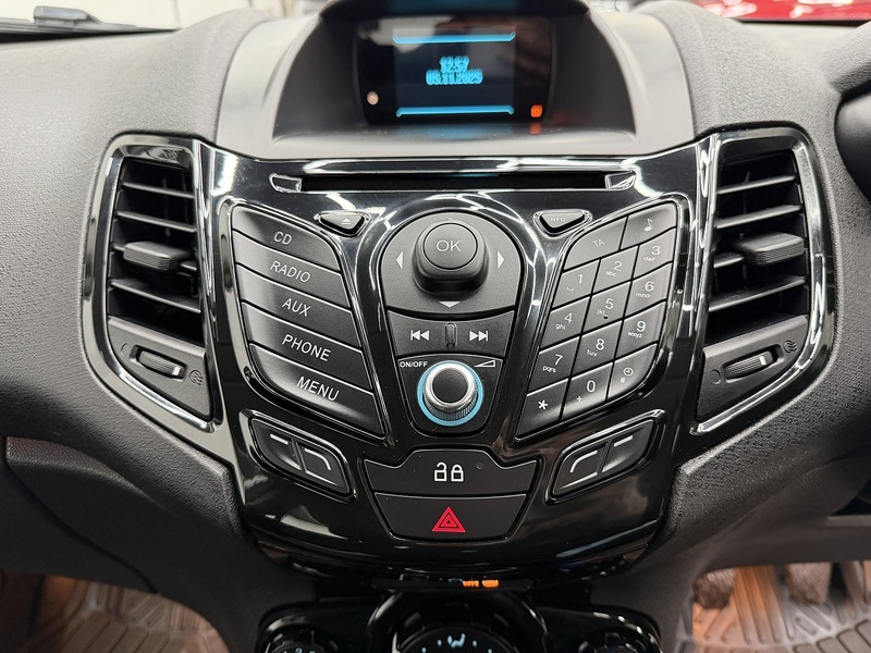 Ford Fiesta 1.0T EcoBoost Zetec Hatchback 5dr Petrol Manual Euro 5 (s/s) (100 ps) - U6443