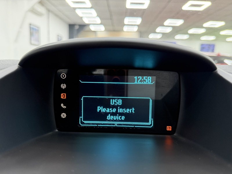 Ford Fiesta 1.0T EcoBoost Zetec Hatchback 5dr Petrol Manual Euro 5 (s/s) (100 ps) - U6443