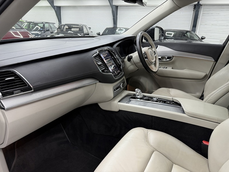 Volvo XC90 2.0h T8 Twin Engine 9.2kWh Inscription SUV 5dr Petrol Plug-in Hybrid Geartronic 4WD Euro 6 (s/s) - U6455