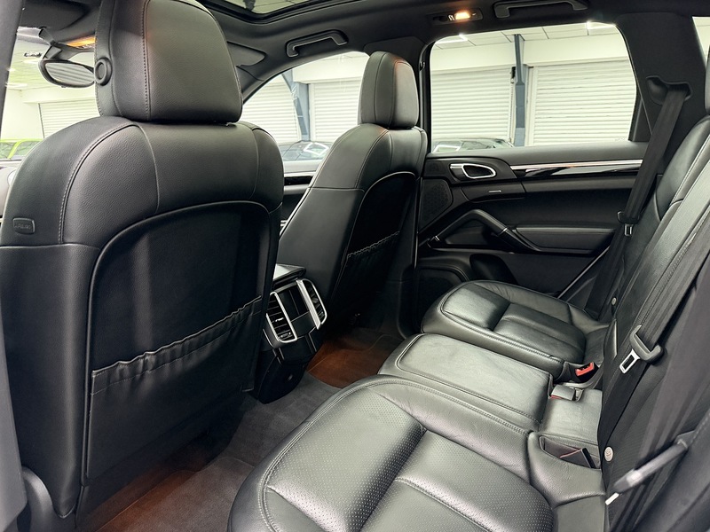 Porsche Cayenne 3.0 TD V6 SUV 5dr Diesel TiptronicS 4WD Euro 6 (s/s) (262 ps) - U6456