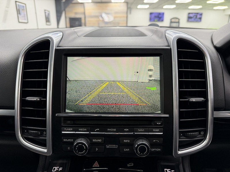 Porsche Cayenne 3.0 TD V6 SUV 5dr Diesel TiptronicS 4WD Euro 6 (s/s) (262 ps) - U6456