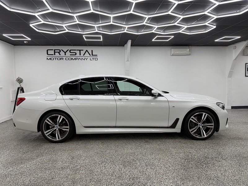 BMW 7 Series 3.0 740d M Sport Saloon 4dr Diesel Auto xDrive Euro 6 (s/s) (320 ps) - U6471