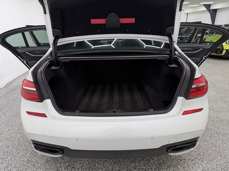 BMW 7 Series 3.0 740d M Sport Saloon 4dr Diesel Auto xDrive Euro 6 (s/s) (320 ps) - U6471