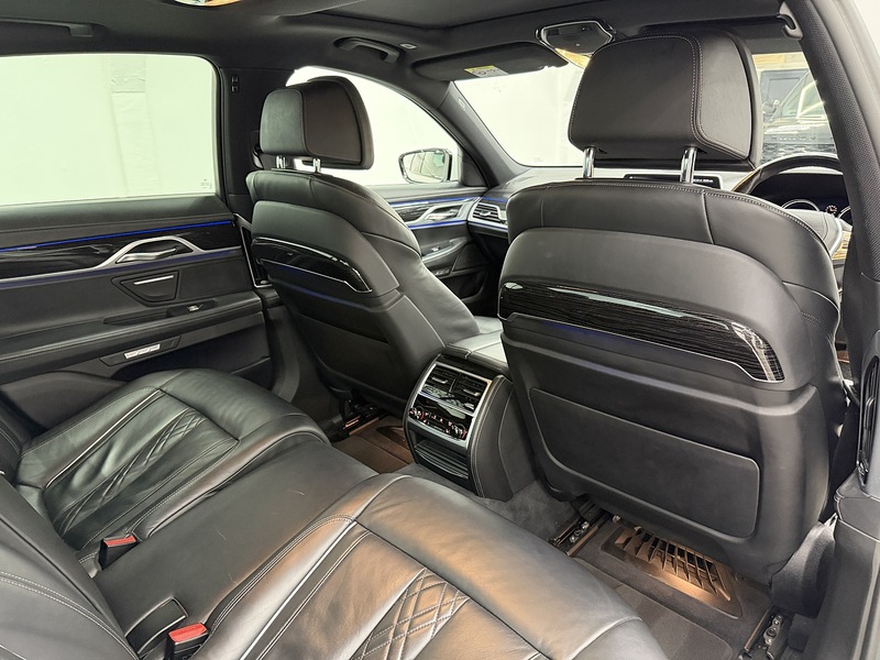 BMW 7 Series 3.0 740d M Sport Saloon 4dr Diesel Auto xDrive Euro 6 (s/s) (320 ps) - U6471