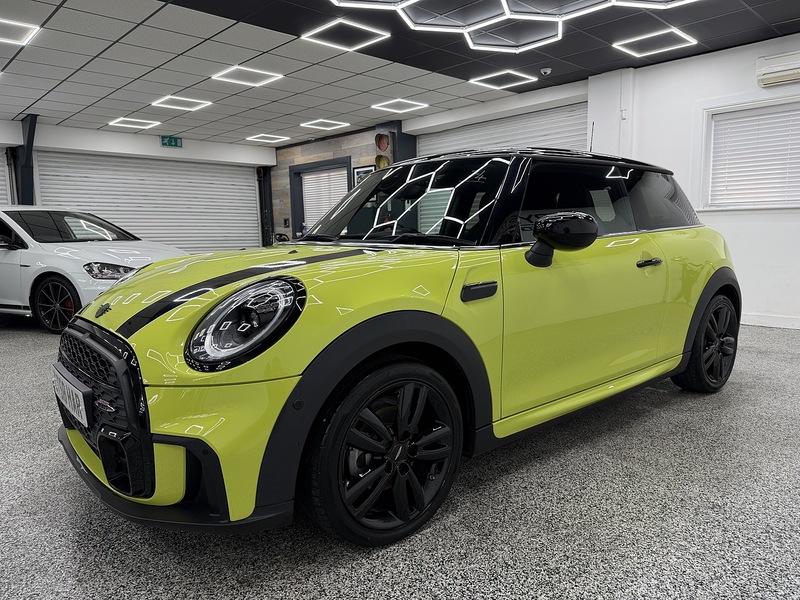 MINI Hatch 1.5 Cooper Sport Hatchback 3dr Petrol Steptronic Euro 6 (s/s) (136 ps) - U6472