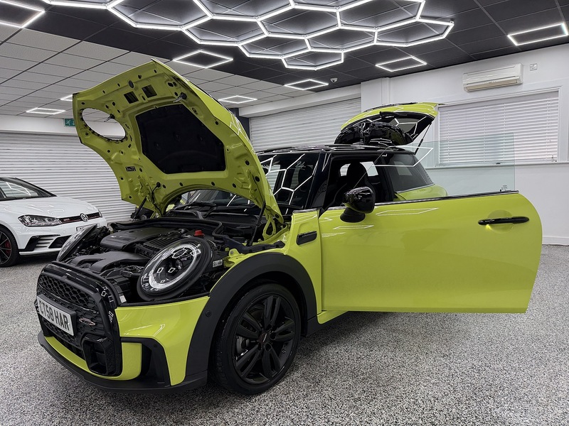 MINI Hatch 1.5 Cooper Sport Hatchback 3dr Petrol Steptronic Euro 6 (s/s) (136 ps) - U6472