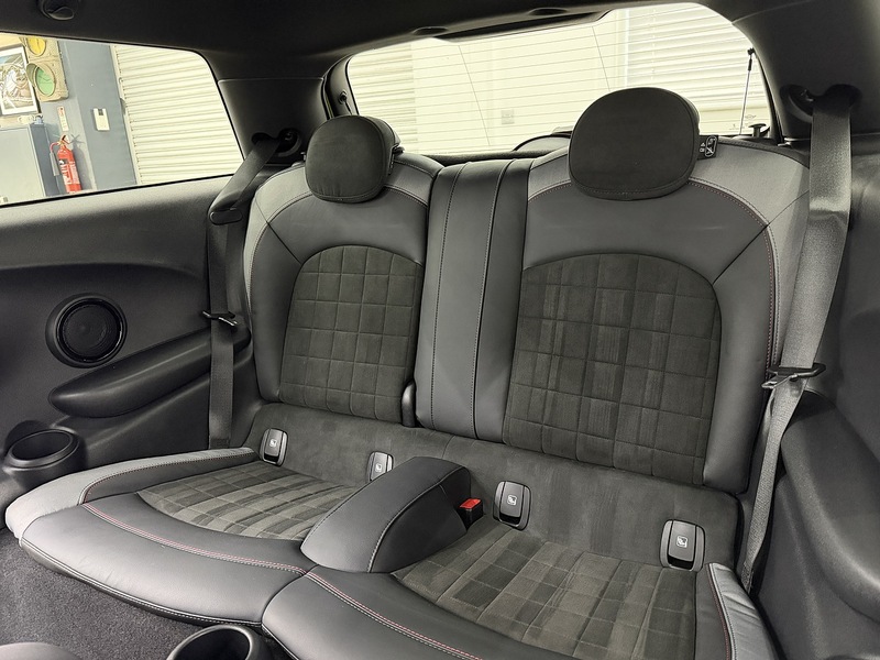 MINI Hatch 1.5 Cooper Sport Hatchback 3dr Petrol Steptronic Euro 6 (s/s) (136 ps) - U6472