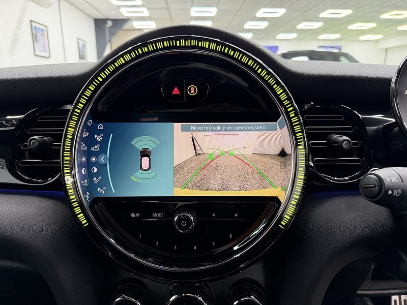 MINI Hatch 1.5 Cooper Sport Hatchback 3dr Petrol Steptronic Euro 6 (s/s) (136 ps) - U6472