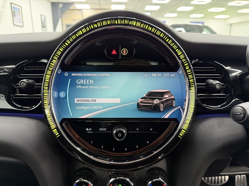 MINI Hatch 1.5 Cooper Sport Hatchback 3dr Petrol Steptronic Euro 6 (s/s) (136 ps) - U6472