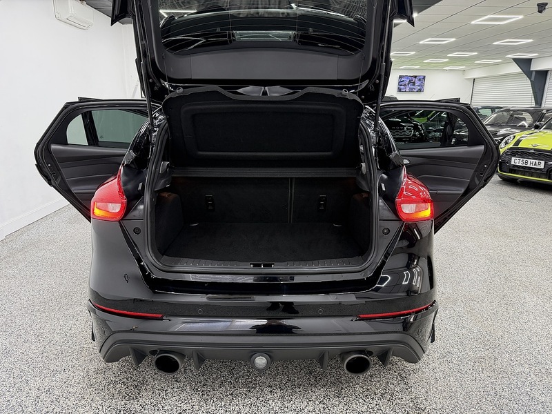 Ford Focus 2.3T EcoBoost RS Hatchback 5dr Petrol Manual AWD Euro 6 (s/s) (350 ps) - U6473