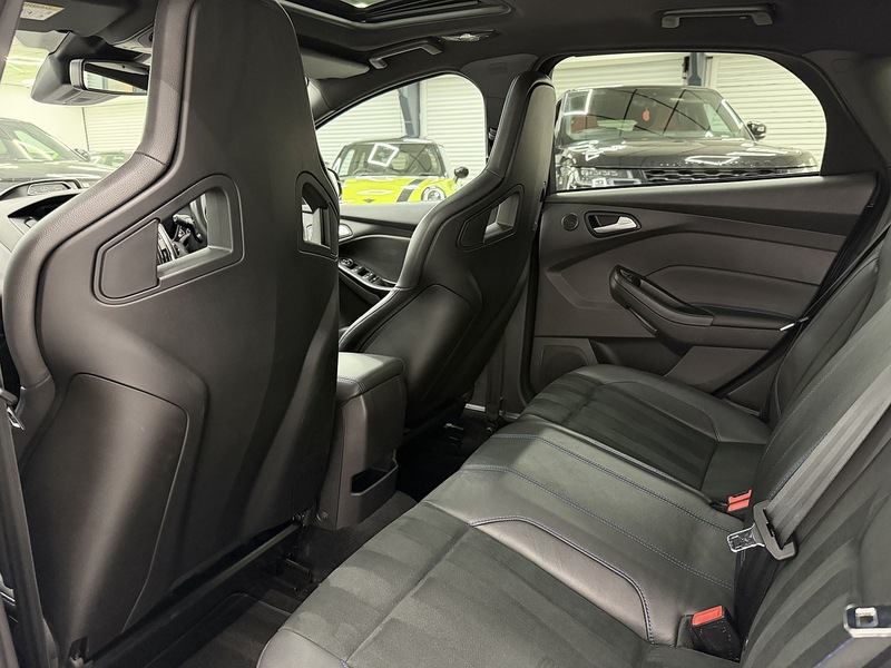 Ford Focus 2.3T EcoBoost RS Hatchback 5dr Petrol Manual AWD Euro 6 (s/s) (350 ps) - U6473