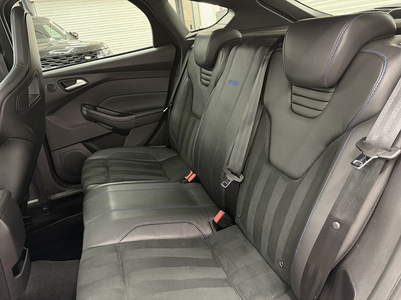 Ford Focus 2.3T EcoBoost RS Hatchback 5dr Petrol Manual AWD Euro 6 (s/s) (350 ps) - U6473