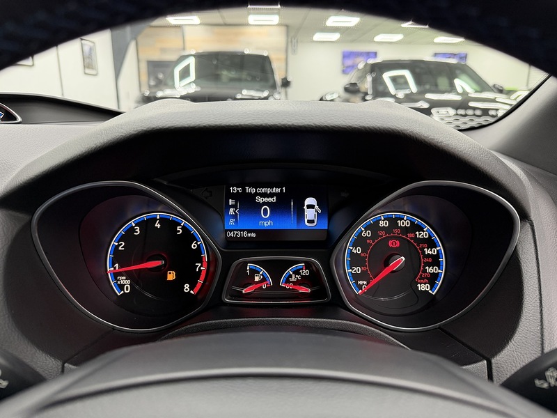 Ford Focus 2.3T EcoBoost RS Hatchback 5dr Petrol Manual AWD Euro 6 (s/s) (350 ps) - U6473