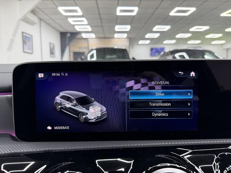 Mercedes-Benz A Class 2.0 A35 AMG (Premium Plus) Hatchback 5dr Petrol SpdS DCT 4MATIC Euro 6 (s/s) (306 ps) - U6474