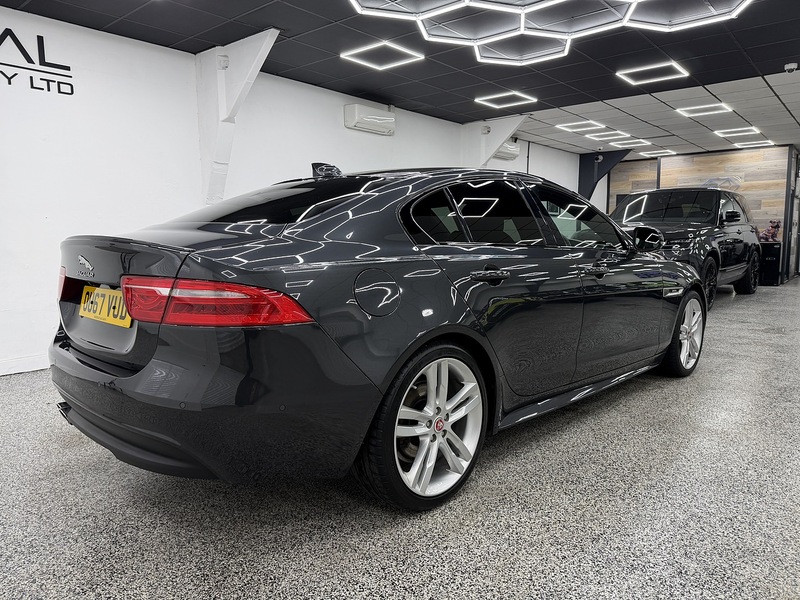 Jaguar XE 2.0d R-Sport Saloon 4dr Diesel Auto Euro 6 (s/s) (180 ps) - U6475