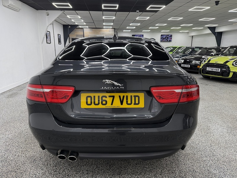 Jaguar XE 2.0d R-Sport Saloon 4dr Diesel Auto Euro 6 (s/s) (180 ps) - U6475