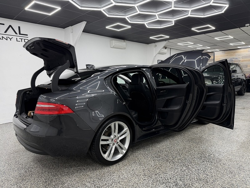 Jaguar XE 2.0d R-Sport Saloon 4dr Diesel Auto Euro 6 (s/s) (180 ps) - U6475